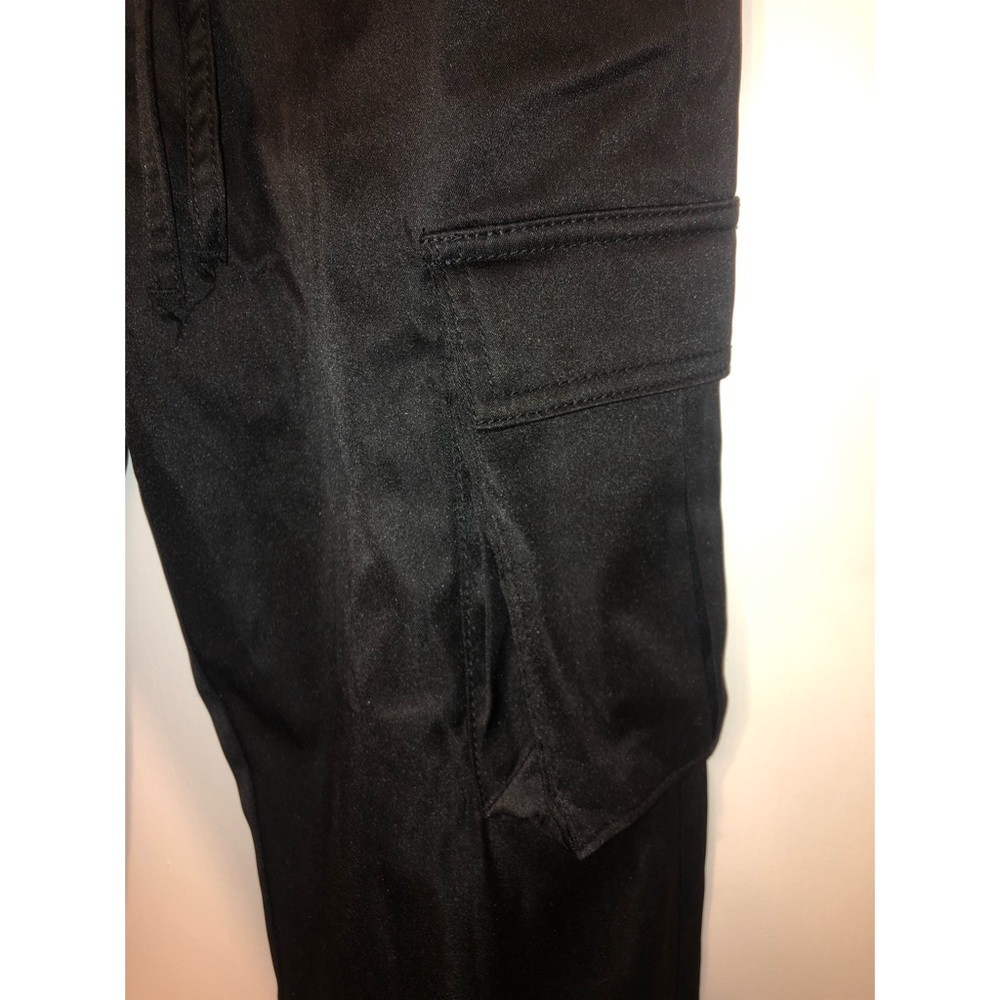 BLACK JOGGER WITH RING DETAILS - Picture 3 of 3